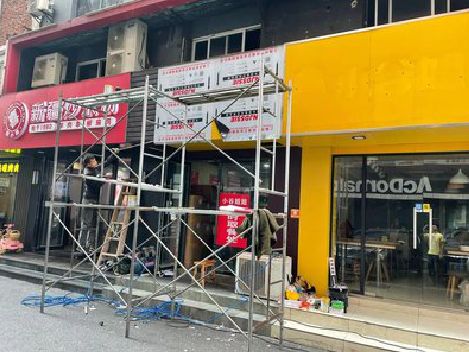 祥云制作广告招牌如何避免它发黄？